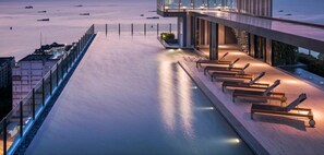 Rooftop pool - Sea View Pattaya Beach At The Base Central Pattaya (Pattaya)