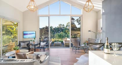 Ralphie’s Villa - 2 bed 2 bath with Valley Views