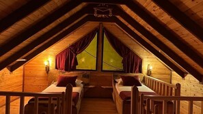 Suite estándar, vista a la montaña | 2 habitaciones, insonorización y wifi gratis 