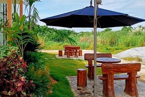 Unclassified image, 3 of 14, button - Jeanines Travellers Inn by RedDoorz (Morong)