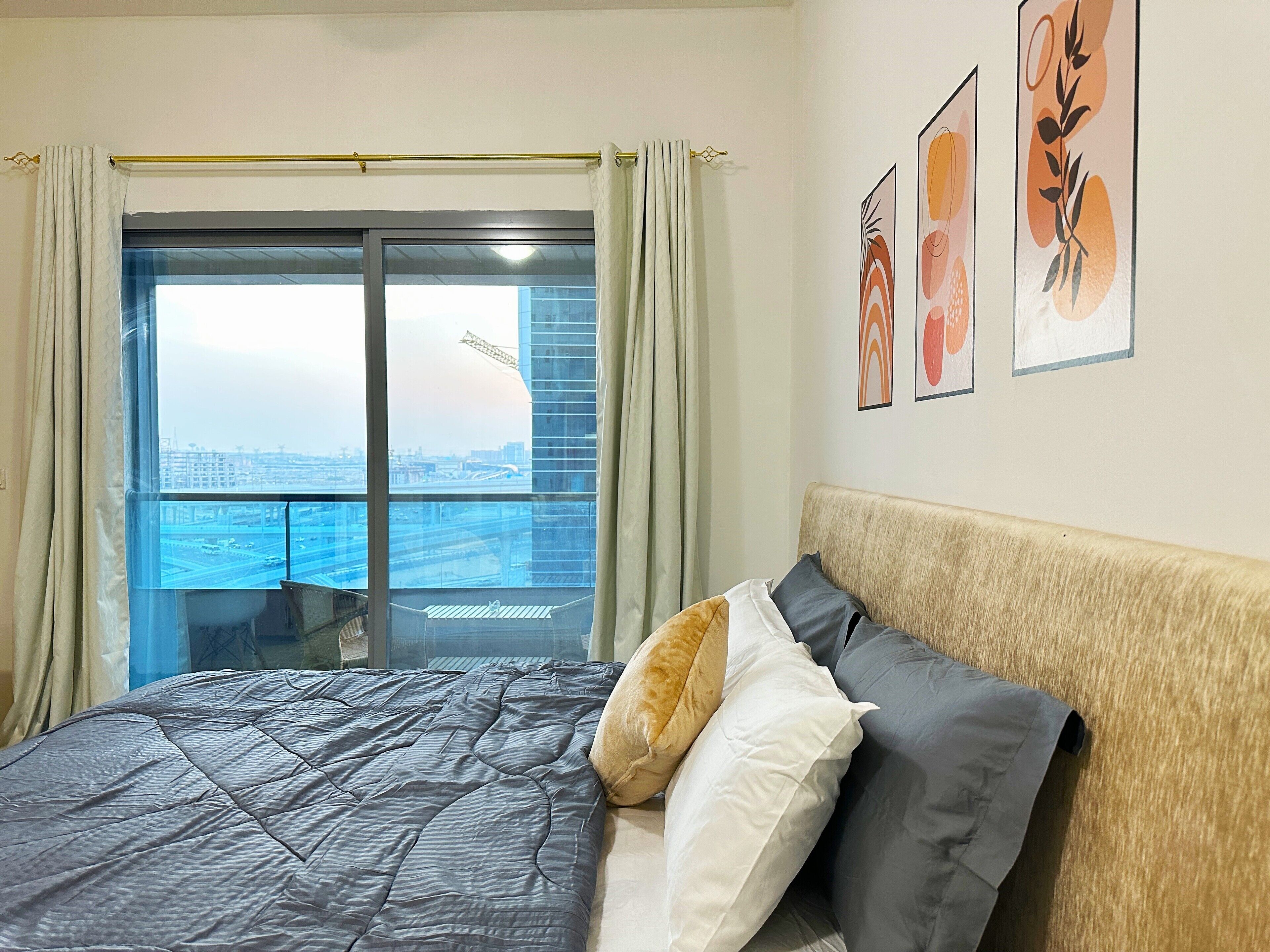 Deluxe Studio, City View | City view