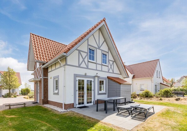 Beachside Villa + Sauna - Cadzand