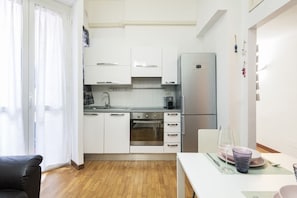 Fridge, microwave, oven, stovetop