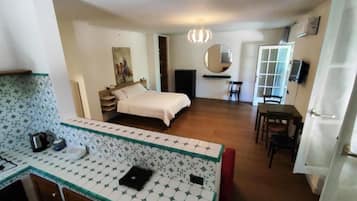 1 camera, Wi-Fi, lenzuola