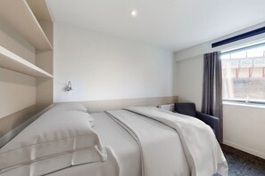 Standard Studio | Blackout drapes, iron/ironing board, free WiFi - Chapter Westminster - Campus Accommodation (London)