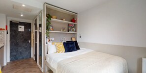 Blackout curtains, iron/ironing board (on request), free WiFi - Chapter Westminster - Campus Accommodation (London)