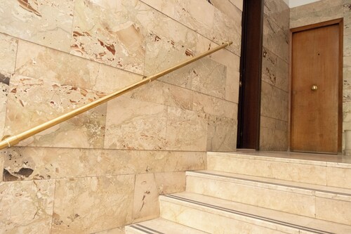 Adelina House | Quiet and Central Flat near University and Subway