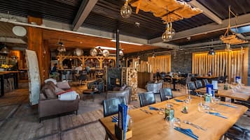 Chalet | Bar (on property)