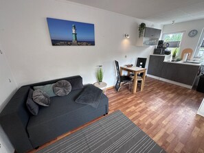 TV, books - “Neptun Apartment” in Rostock is ideal for fitters (Rostock)