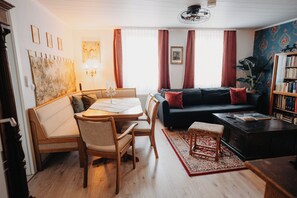 Smart TV, books, music library - Altes Häusle am Waschbach-nostalgische Ferienwohnung für 4 Personen-weinberge (Edenkoben)