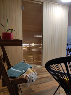 Interior - Vacation home with pool and sauna for families seeking peace and quiet. Pet friendly! (Koprivnica)