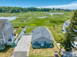 Exterior - Bliss by the Sea - Cozy Beachside Escape (Clinton)