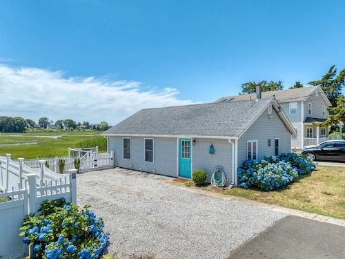 Bliss by the Sea - Cozy Beachside Escape