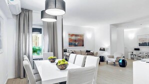 Dining - Luxurious Holiday Home in the Heart of Ancient Rome
 (Roma)