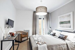 3 bedrooms, in-room safe, desk, iron/ironing board