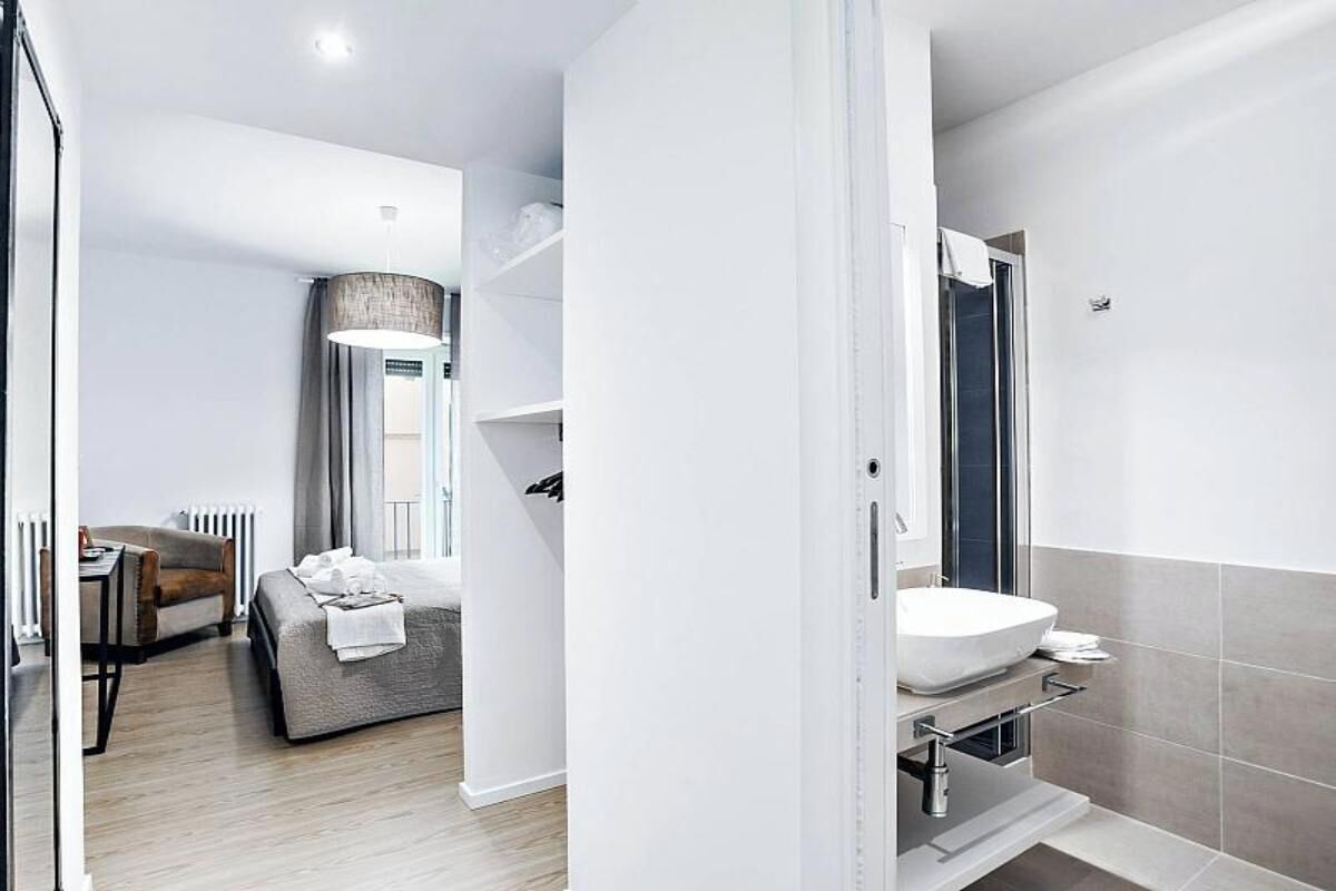 3 bedrooms, in-room safe, desk, iron/ironing board