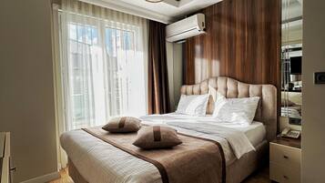 Economy Room | 1 bedroom, in-room safe, blackout drapes, free WiFi