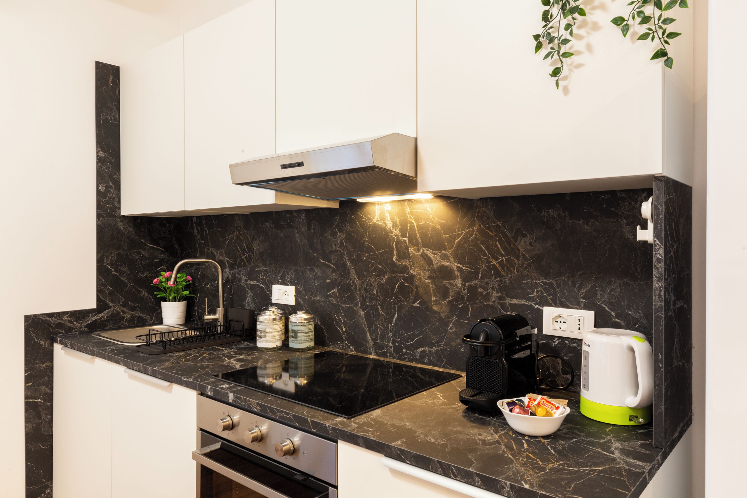 Comfort Apartment | Private kitchen | Fridge, microwave, oven, stovetop