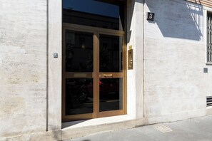 Property entrance - notaMi - Rainbow Home - CityLife (Milan)