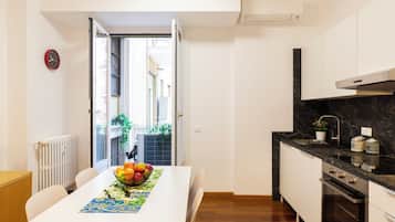 Comfort-Apartment | Eigene Küche | Kühlschrank, Mikrowelle, Ofen, Herdplatte