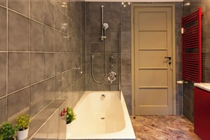 Comfort Apartment | Bathroom | Free toiletries, bidet, towels, soap - notaMi - Rainbow Home - CityLife (Milan)