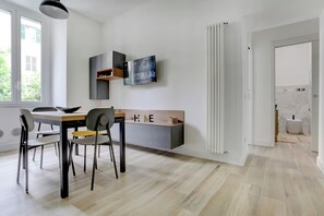Comfort Apartment, 1 Bedroom, Kitchenette | Living area | 40-inch Smart TV with cable channels - SAN GIOVANNI COZY APT - HOME AND MORE (Rome)