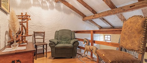 Casa familiar, varias habitaciones (Rustic House Luin) | Interior