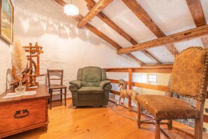 Familjehus - flera sovrum (Rustic House Luin) | Interiör