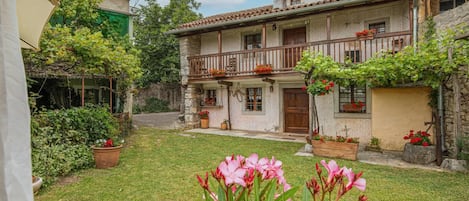 Familie huis, meerdere slaapkamers (Rustic House Luin) | Exterieur