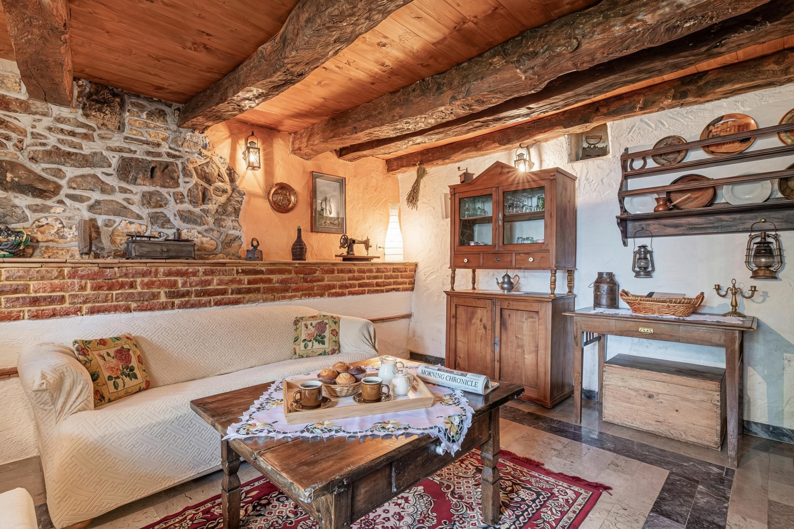 Family House, Multiple Bedrooms (Rustic House Luin) | Interior