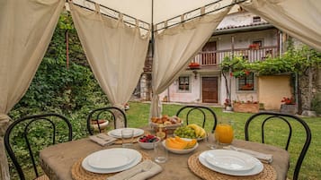 Nhà dành cho gia đình, nhiều phòng ngủ (Rustic House Luin) | Khu ẩm thực ngoài trời