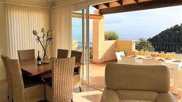 Villa | Tempat makan