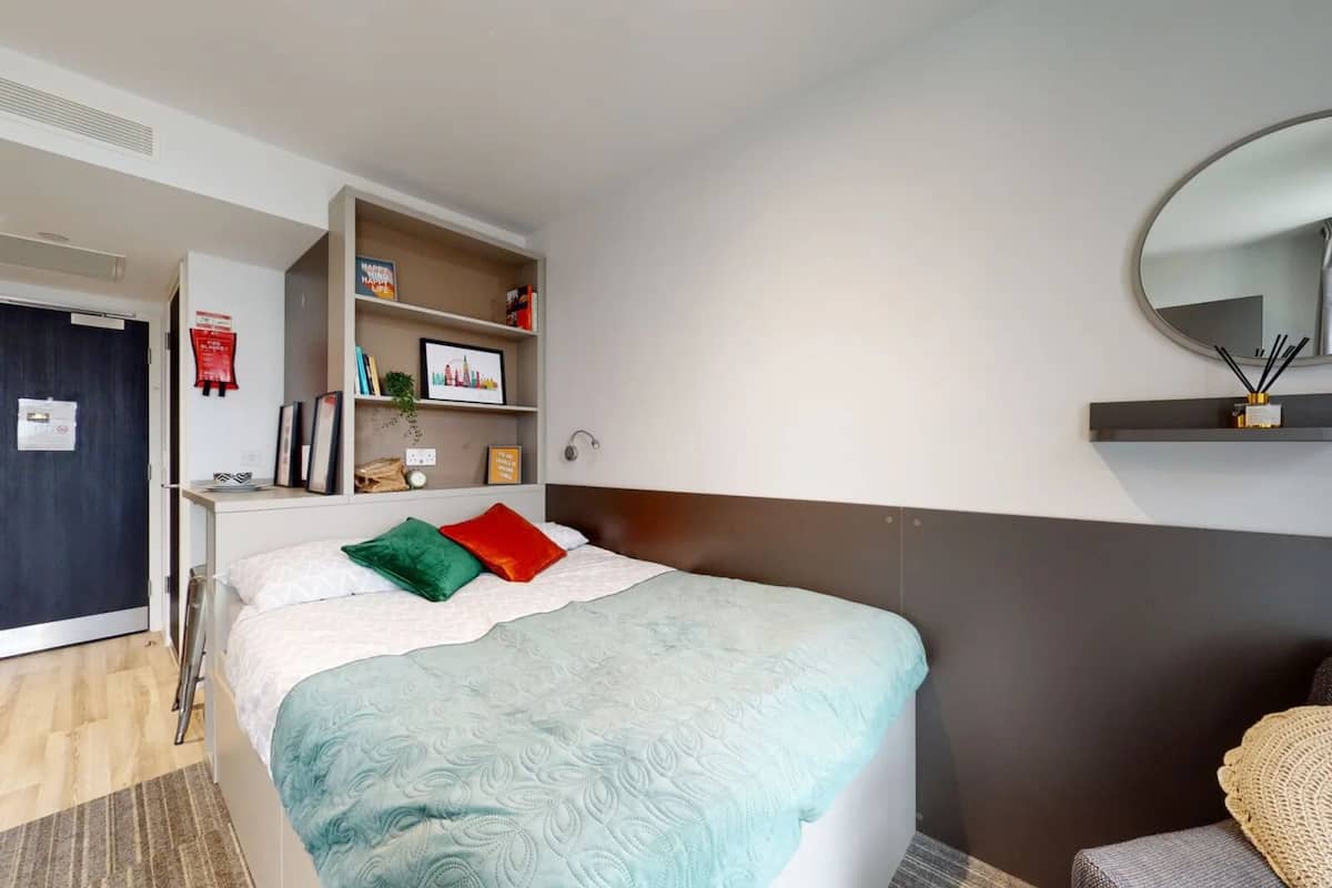 Studio Tiêu chuẩn | Màn/rèm cản sáng, bàn ủi/dụng cụ ủi quần áo