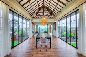 In-room dining - Da Vinci The Villa Canggu by Nagisa Bali (Canggu)