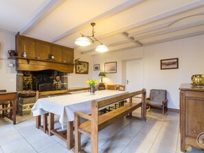 Dining - Charming Country House with Private Spa, Fireplace, and Family-Friendly Amenities (Bricqueville-la-Blouette)