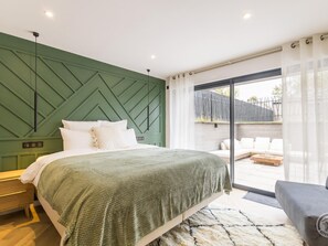 2 bedrooms, free WiFi, bed sheets - Stylish house with sauna and spa, near station and shops (Pontorson)