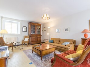 TV, peis og DVD-spiller