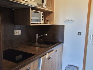 Frigorifero, microonde, forno, lavastoviglie