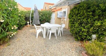Villa familiale proche plage avec jardin et terrasse, 6 personnes, WIFI, parking inclus