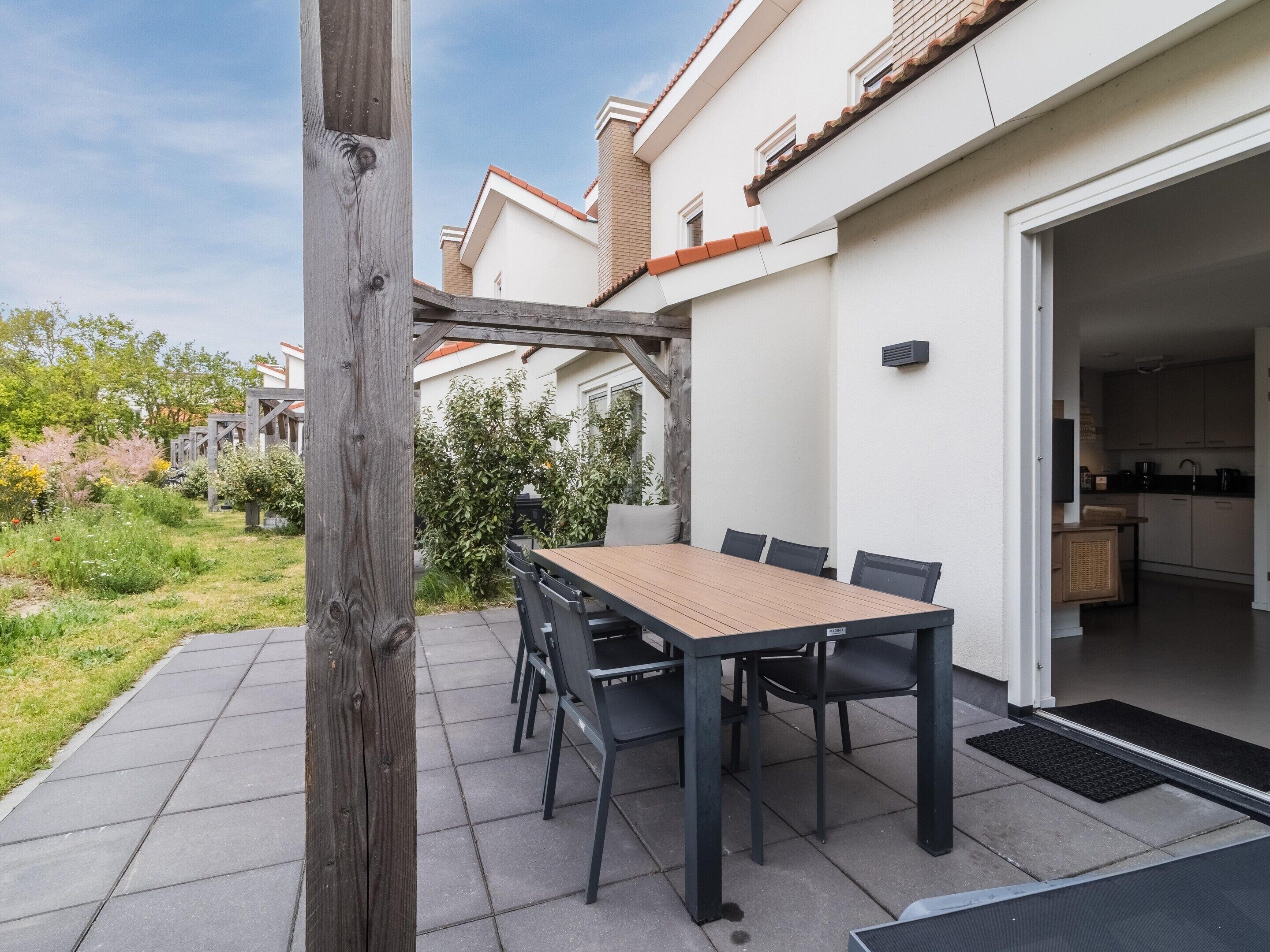 House | Balcony