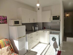 Kühlschrank, Mikrowelle, Ofen