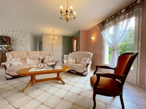 Gîte familial et chaleureux avec jardin clos, garage, et proche de Blois, animaux bienvenus