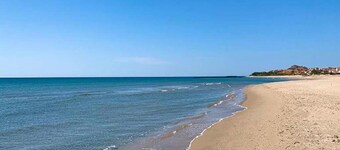 Beautiful Chalet With air Conditioning, in a Holiday Park, 1.5 km From the Beach