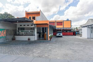 Exterior - Hotel O Homestay Jaya Putri 1 Syariah (Bandar Lampung)