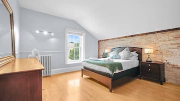 5 habitaciones, escritorio, tabla de planchar con plancha y wifi