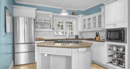 Mins to Beach | Downtown 5BR w/ Pool, Patio & BBQ