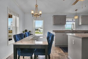 Dining - Ocean Views & Close Beach Access! Linens Included (North Topsail Beach)