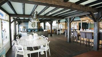 Chalet | Tempat makan
