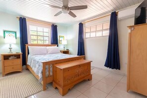 3 bedrooms, in-room safe, iron/ironing board, free WiFi - Ideal Home for Larger Family with Pool in Noord (Noord)