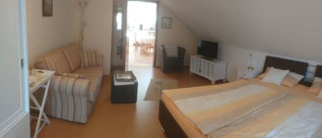 1 bedroom, free WiFi, bed sheets